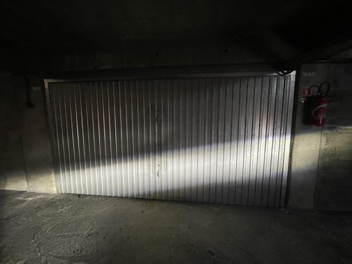 location-parking-box-Marseille-13001-0