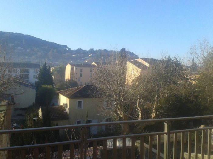 location-appartement-Le-Beausset-83330-2