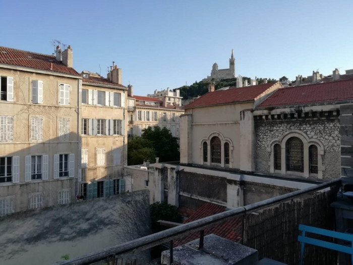 vente-appartement-Marseille-13006-3