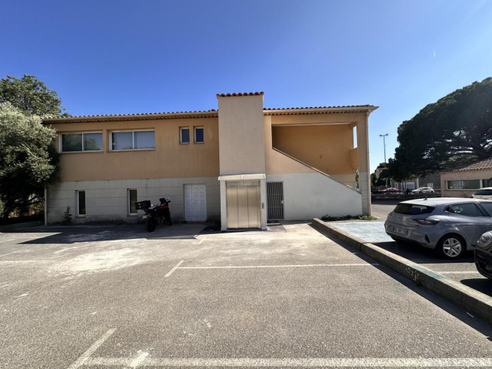 location-local-Roquevaire-13360-7