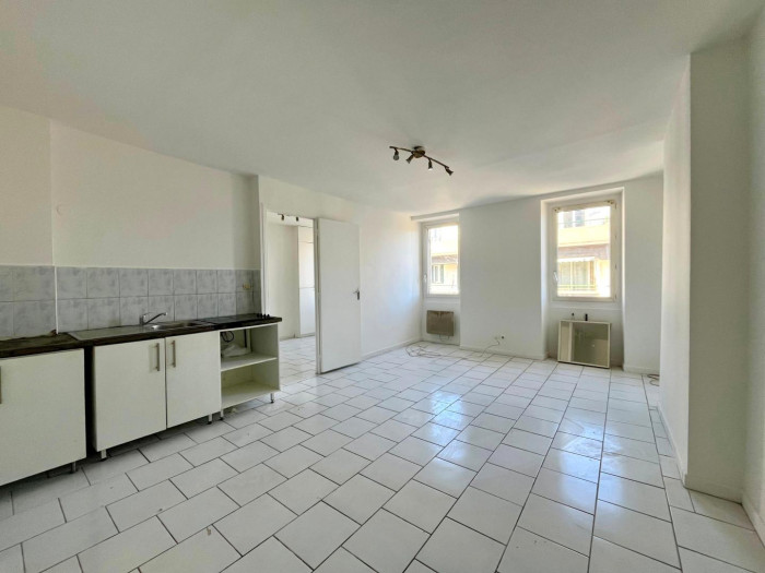 vente-appartement-Marseille-13006-2