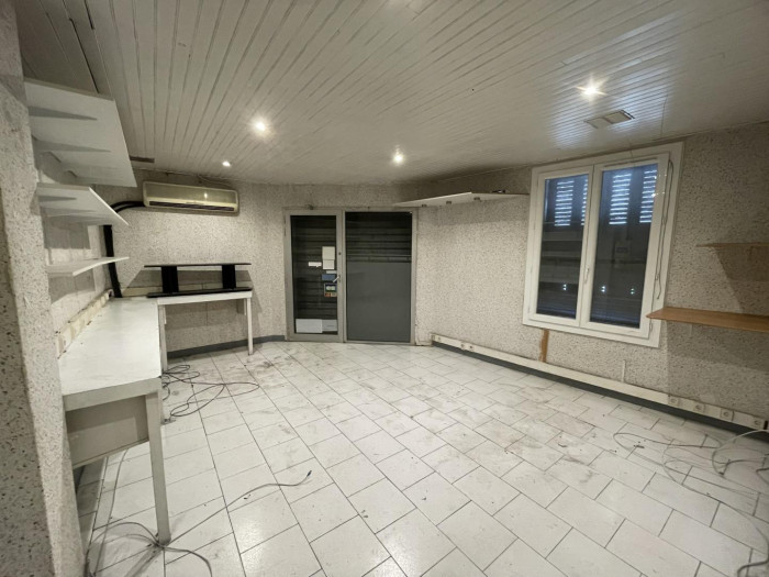 location-local-Marseille-13007-4